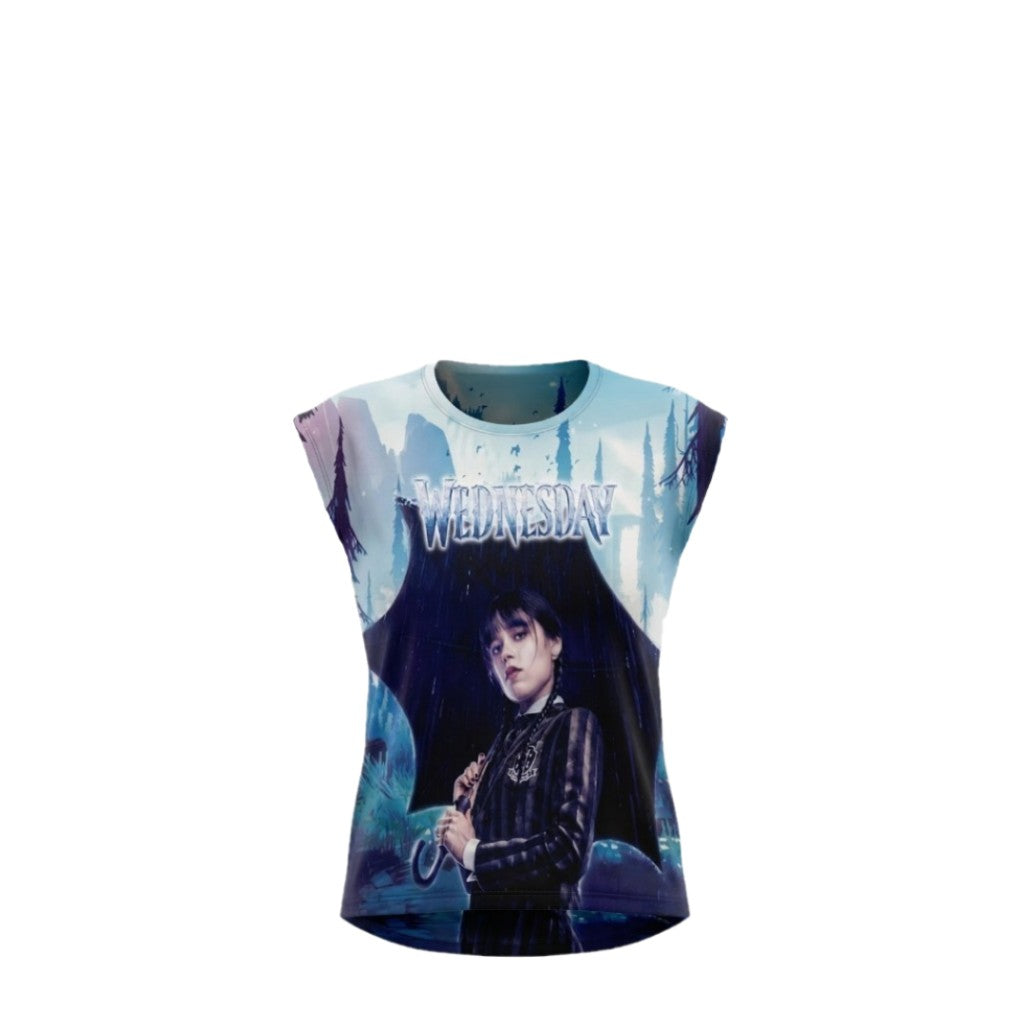 T-shirt Fille Mercredi Addams Portrait au Parapluie Fond Sombre & Brume – Impression Sublimée Full Print – Coupe High-Low – 6 à 16 ans – Neuf