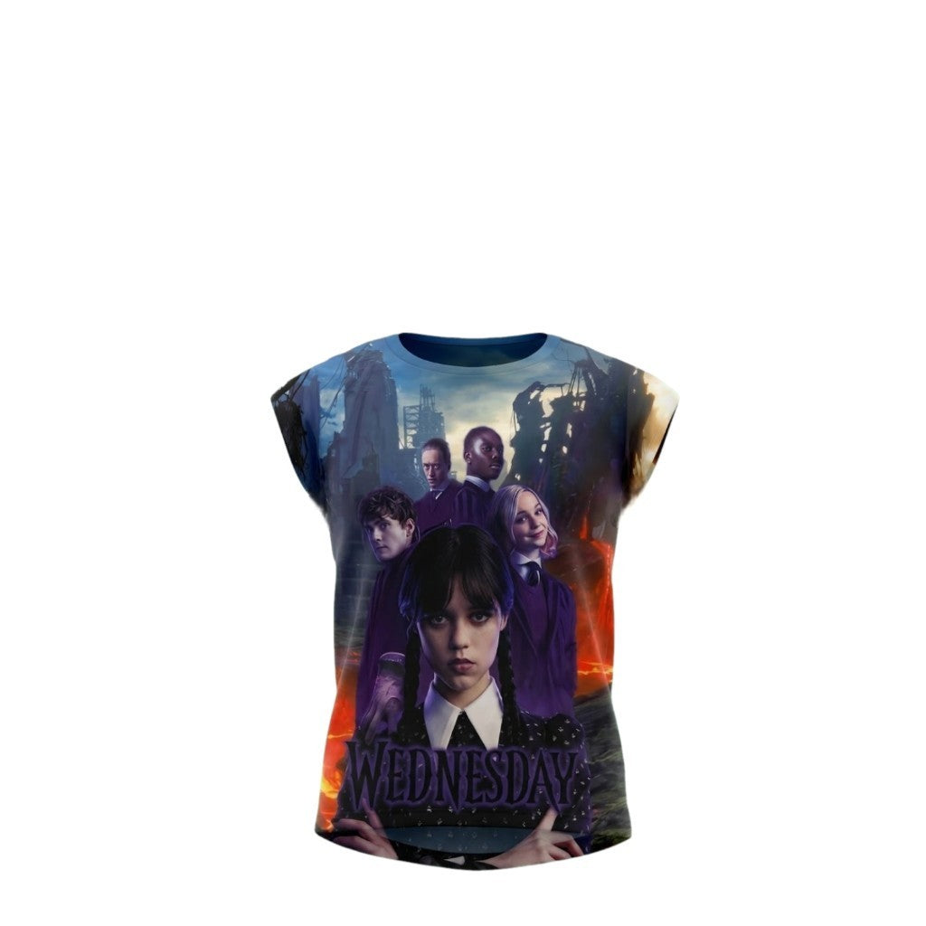 T-shirt Fille Mercredi Addams Groupe de Personnages Fond Violet Sombre – Impression Sublimée Full Print – Coupe High-Low – 6 à 16 ans – Neuf