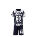 Ensemble Sport Garçon « University 68 » – T-shirt Blanc/Bleu & Short Bleu Marine Assorti – Neuf emballé