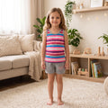 Ensemble fille porté avec débardeur rayé multicolore à strass Diamond et short gris assorti
