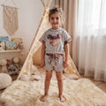 Ensemble fille porté avec crop top gris chiné à capuche et silhouette à oreilles rondes, short à finitions léopard