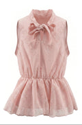 Blouse Fille Rose Satinée – Col Nœud & Motifs en Relief – Sans Manches – 4 à 14 ans – Neuf